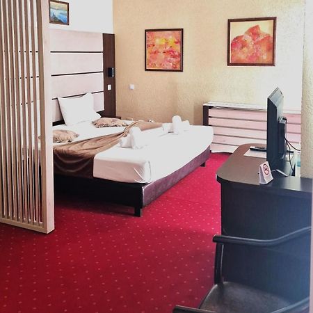 בוקרשט Hotel Razvan מראה חיצוני תמונה