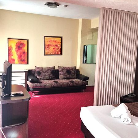 בוקרשט Hotel Razvan מראה חיצוני תמונה