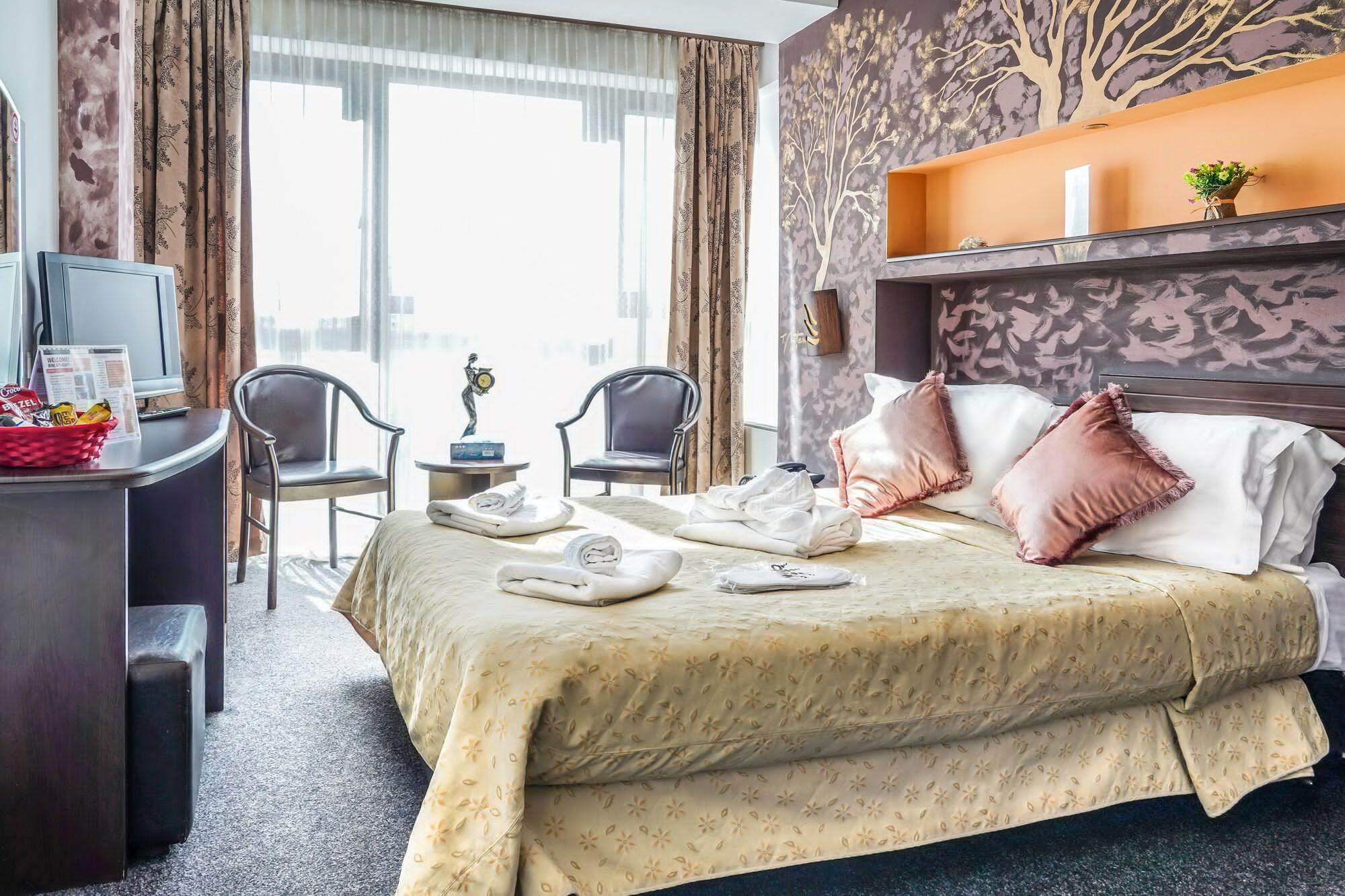 בוקרשט Hotel Razvan מראה חיצוני תמונה