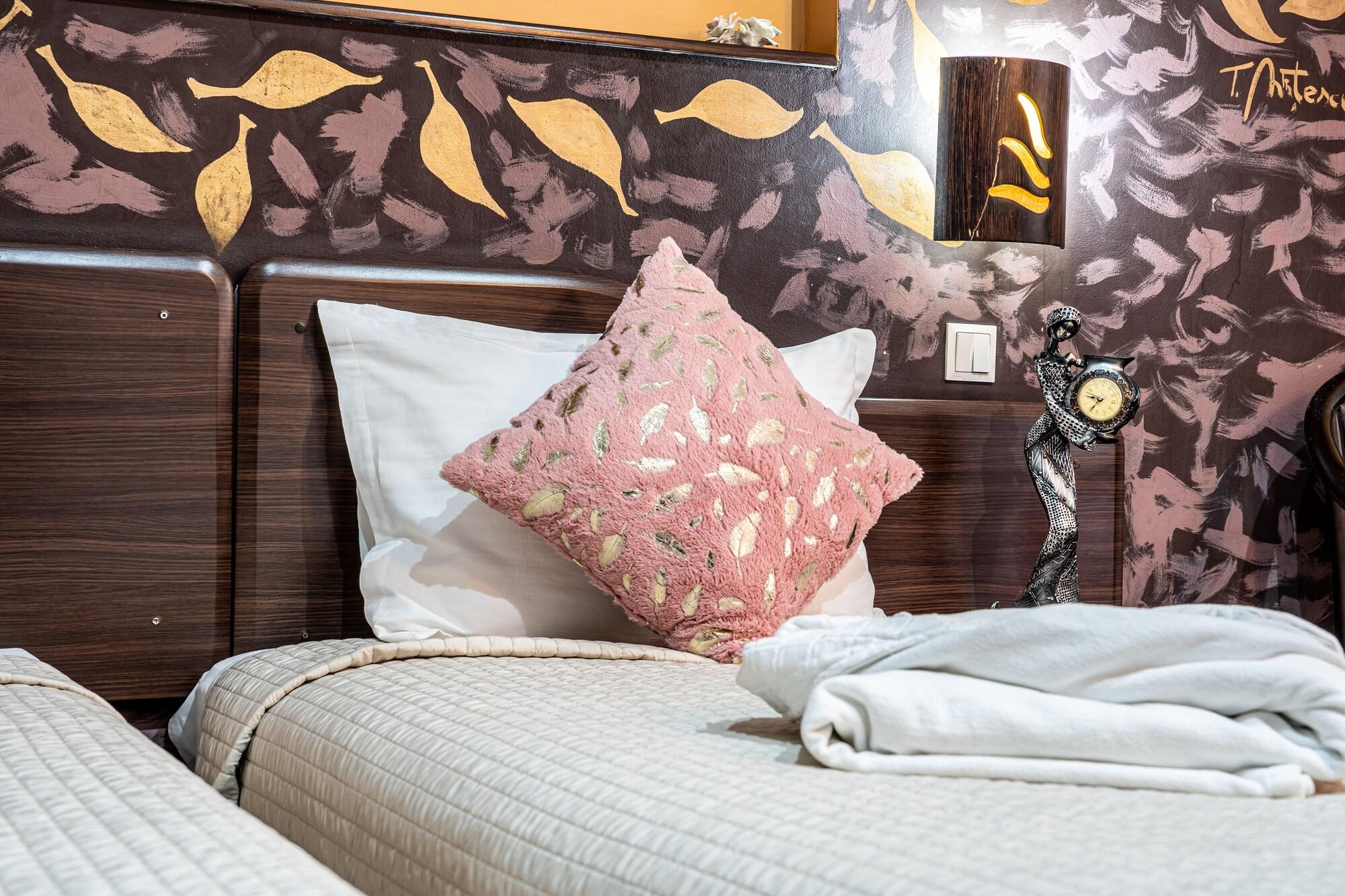 בוקרשט Hotel Razvan מראה חיצוני תמונה