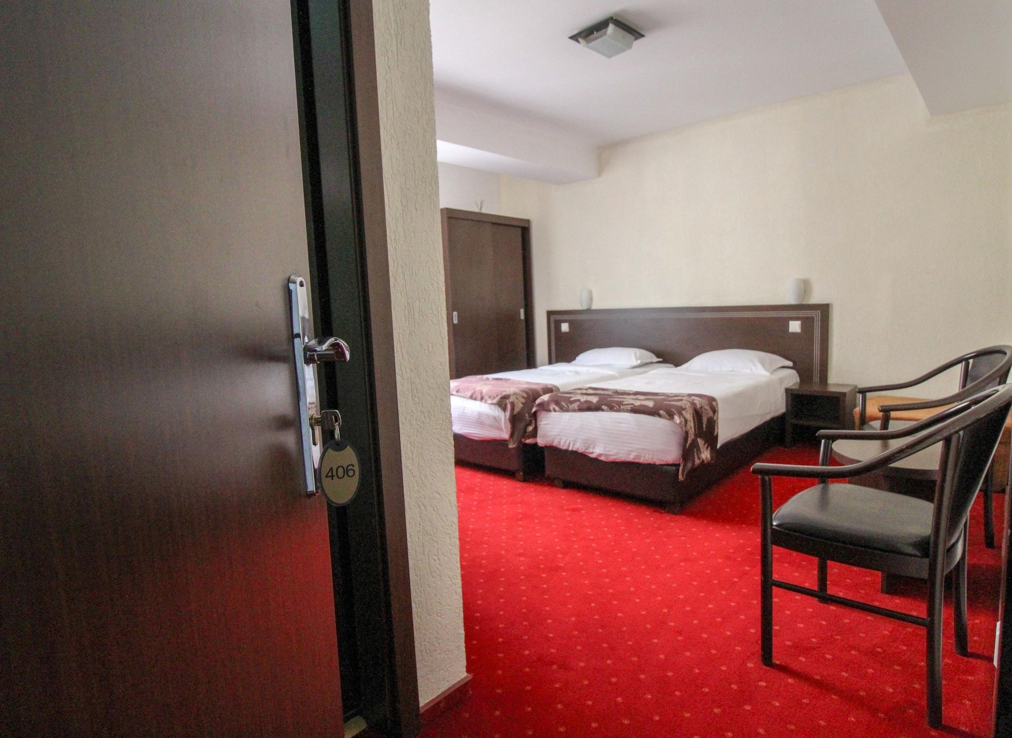 בוקרשט Hotel Razvan מראה חיצוני תמונה