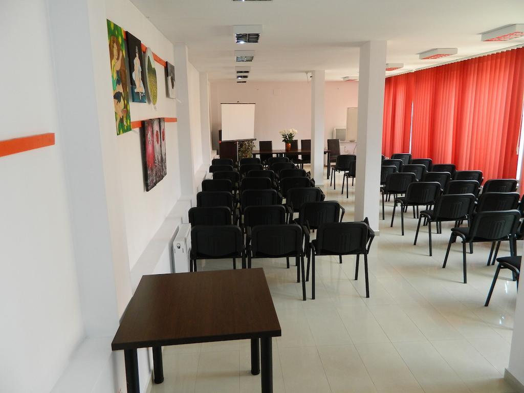 בוקרשט Hotel Razvan מראה חיצוני תמונה