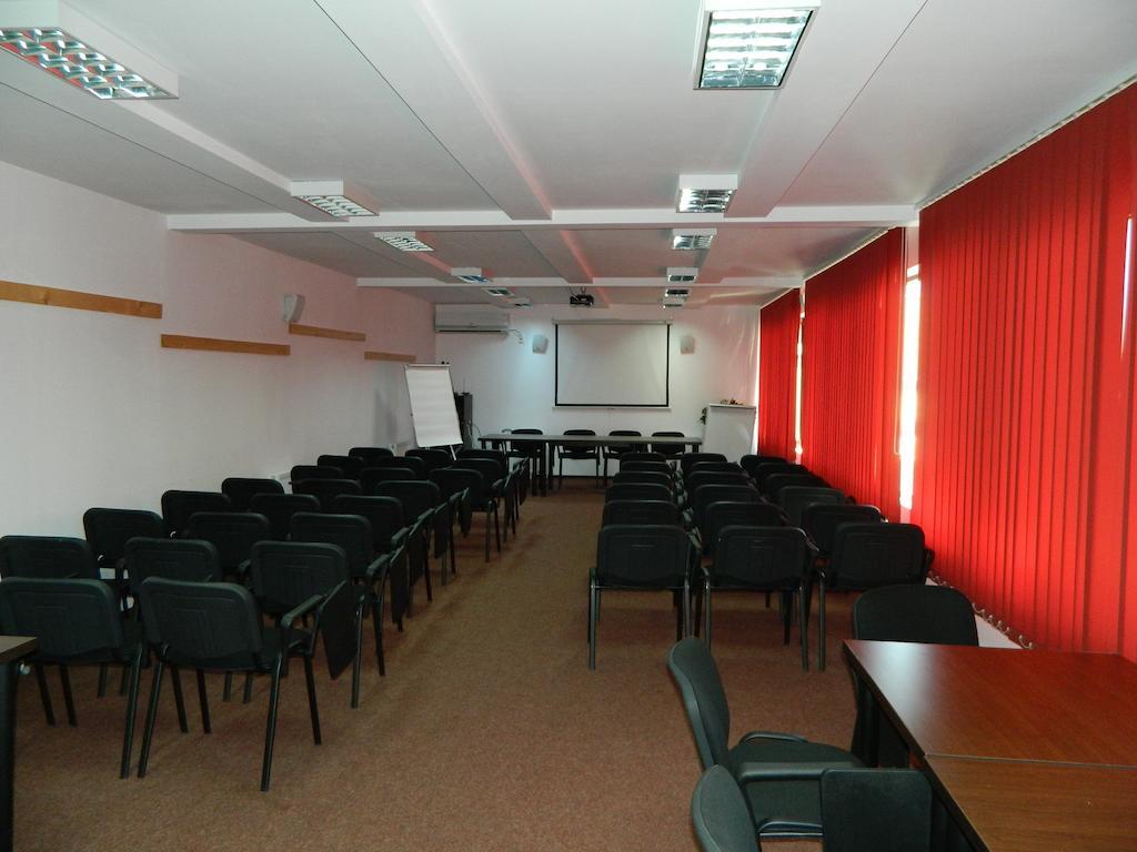 בוקרשט Hotel Razvan מראה חיצוני תמונה