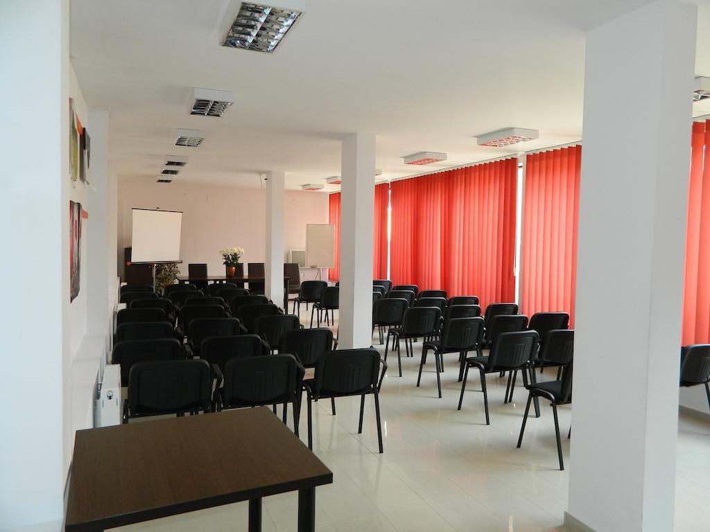 בוקרשט Hotel Razvan מראה חיצוני תמונה