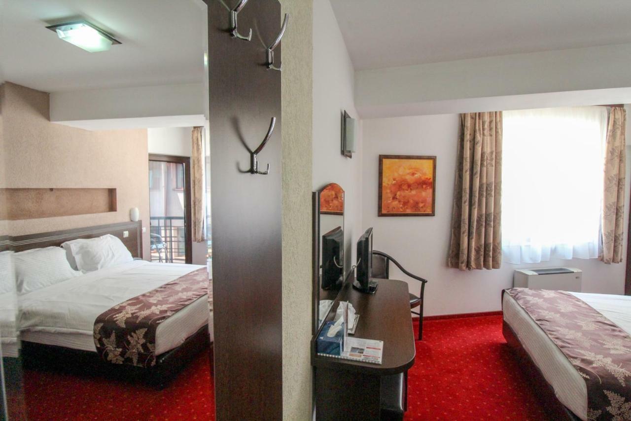 בוקרשט Hotel Razvan מראה חיצוני תמונה