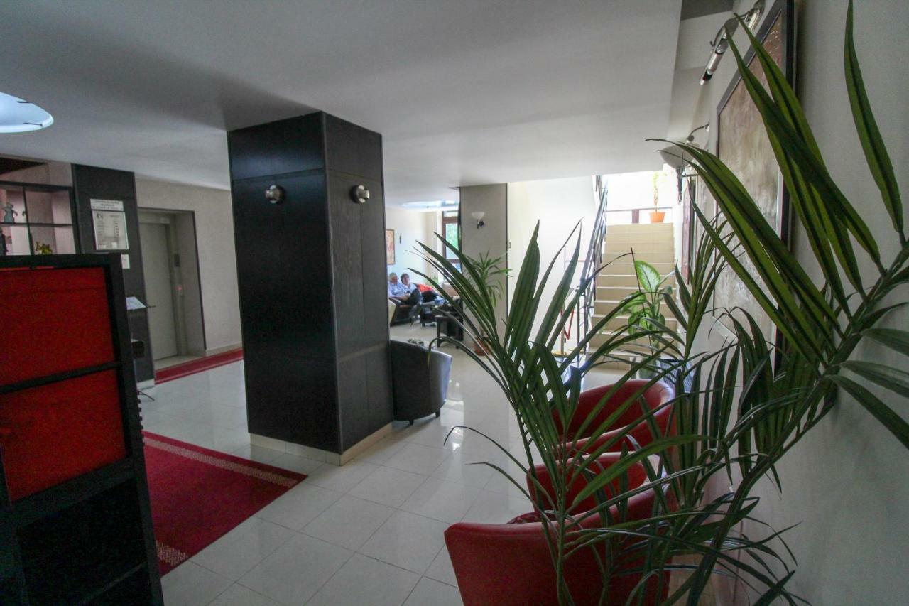 בוקרשט Hotel Razvan מראה חיצוני תמונה
