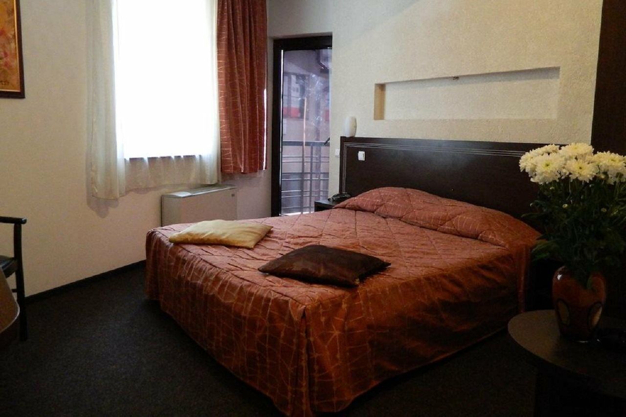 בוקרשט Hotel Razvan מראה חיצוני תמונה
