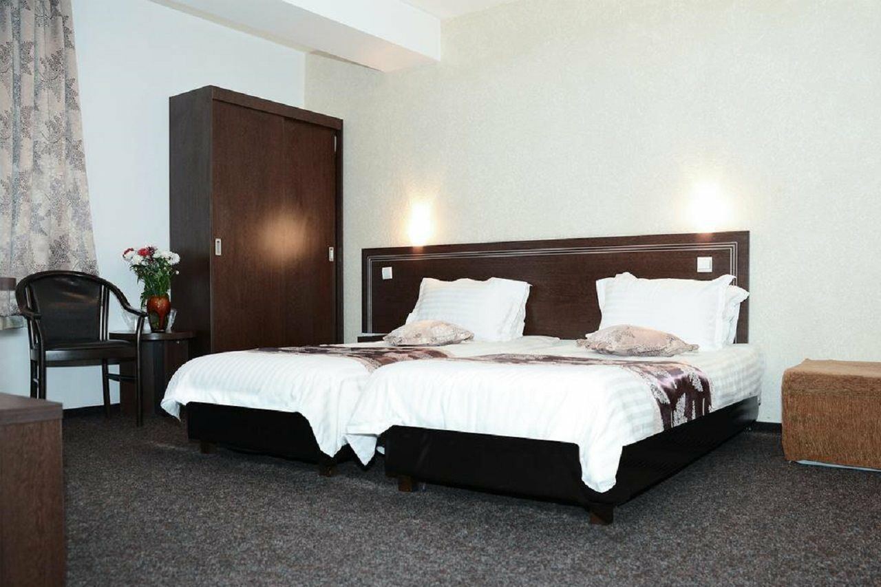 בוקרשט Hotel Razvan מראה חיצוני תמונה