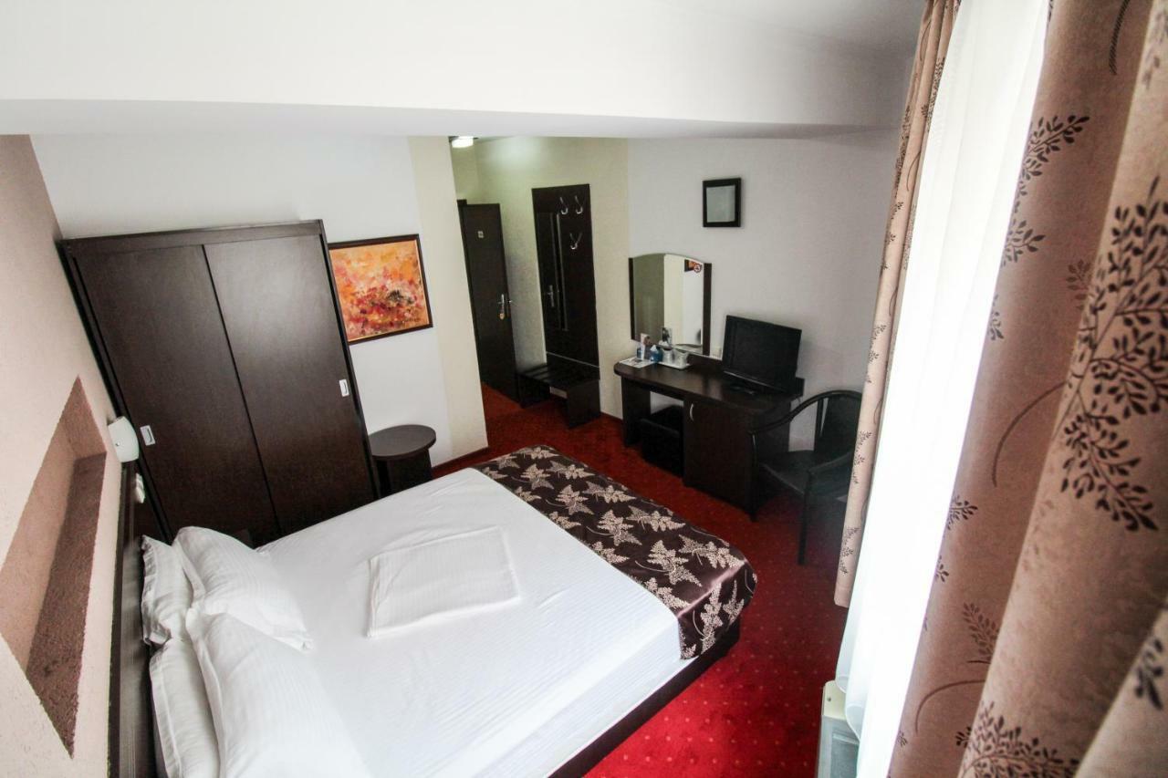 בוקרשט Hotel Razvan מראה חיצוני תמונה