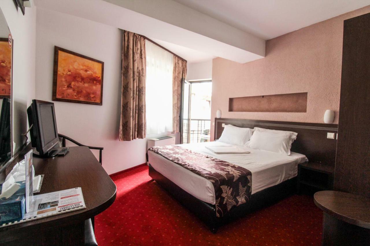 בוקרשט Hotel Razvan מראה חיצוני תמונה